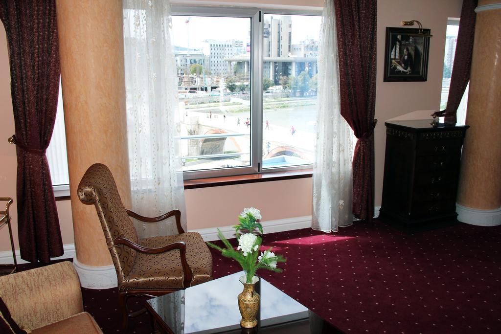 Stone Bridge Hotel Скоп'є Номер фото