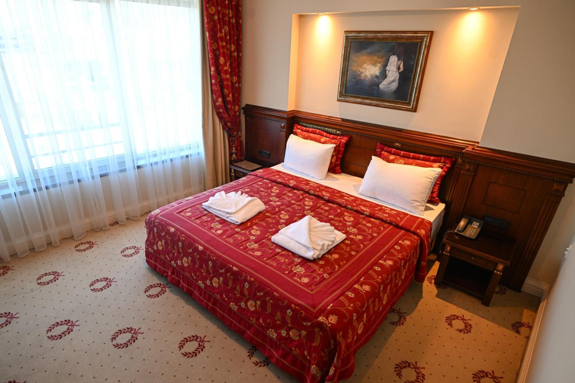Stone Bridge Hotel Скоп'є Екстер'єр фото