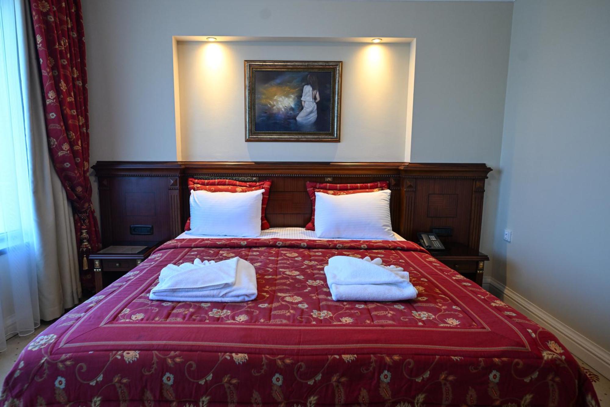Stone Bridge Hotel Скоп'є Екстер'єр фото