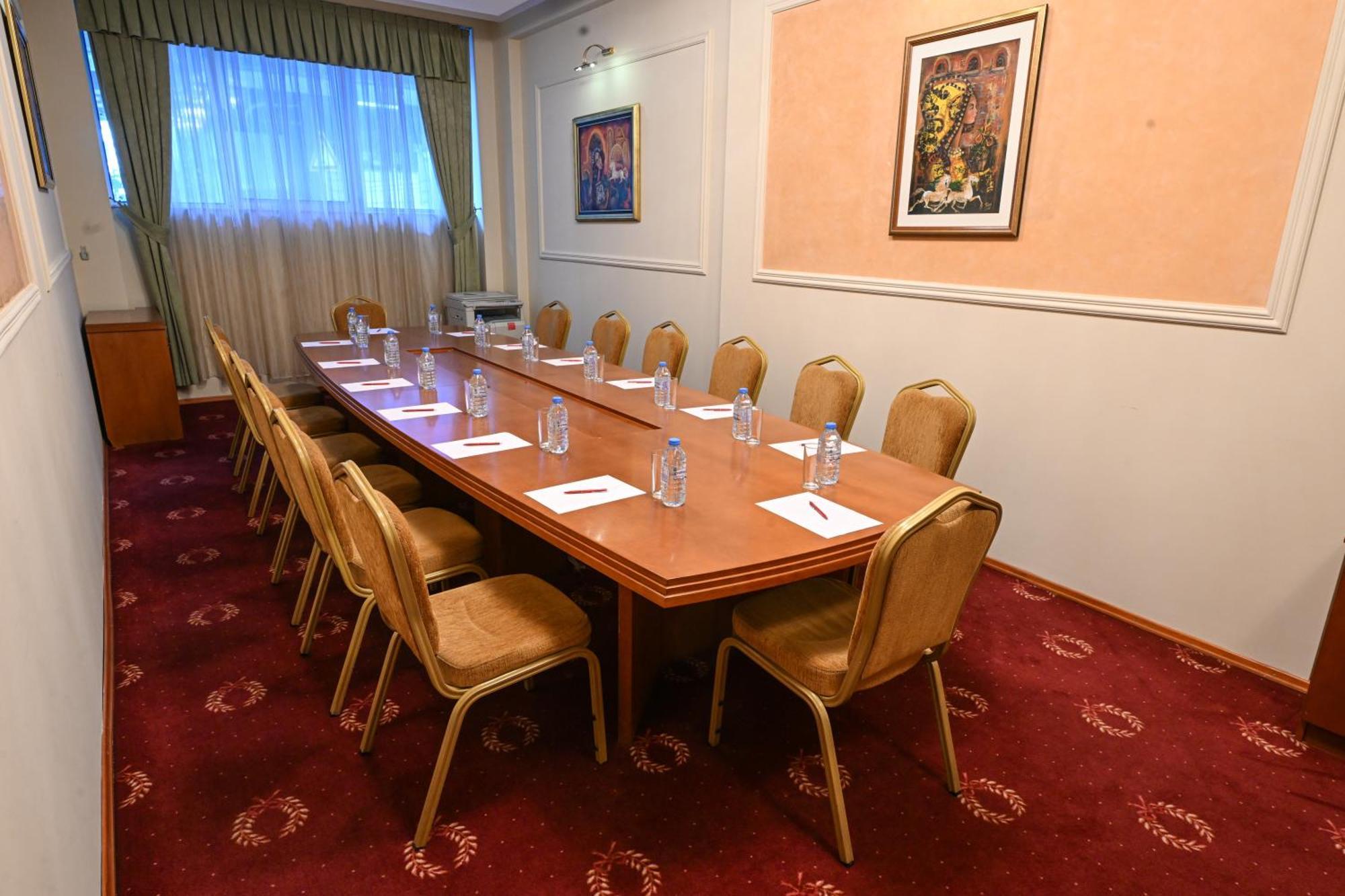 Stone Bridge Hotel Скоп'є Екстер'єр фото